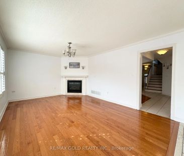 Detached Home For Lease | W9053645 - Photo 3