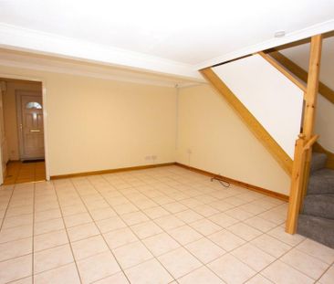 2 bedroom semi-detached house to rent - Photo 5