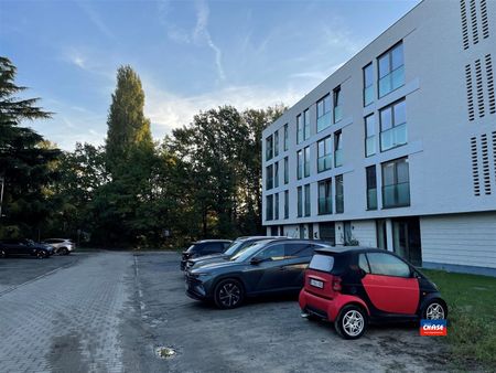 Gelijkvloersappartement met één slaapkamer, mooie tuin en autostaanplaats - Foto 4