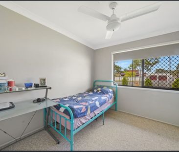 Family Home &plus; Opposite to Brownsplains State School&excl; - Photo 4