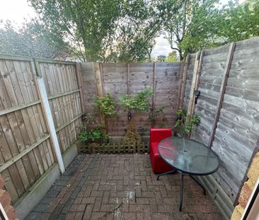 1 Bed Flat, Pennine Drive, NW2 - Photo 3