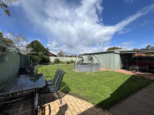 FULLY FURNISHED HOME ! - Photo 1