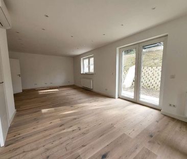 Großzügiges 5 Zimmer Haus mit Swimming Pool, Dachterrasse und Fernb... - Photo 1