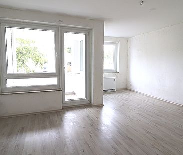 3 Zimmer-Wohnung in der 2 Etage, freut sich auf eine neue Familie WBS ERFORDERLICH - Foto 1