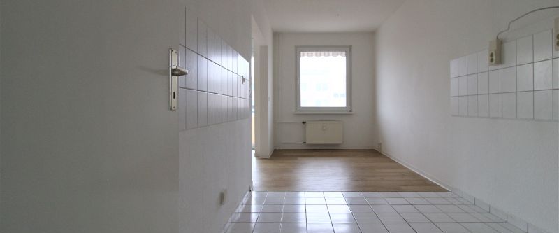 Dreiraumwohnung mit Tageslichtbad sucht junge Familie ! - Foto 1