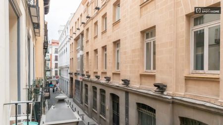 1-bedroom apartment for rent in Sol - Photo 2