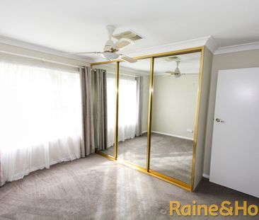 Family Home in convenient location - Photo 3