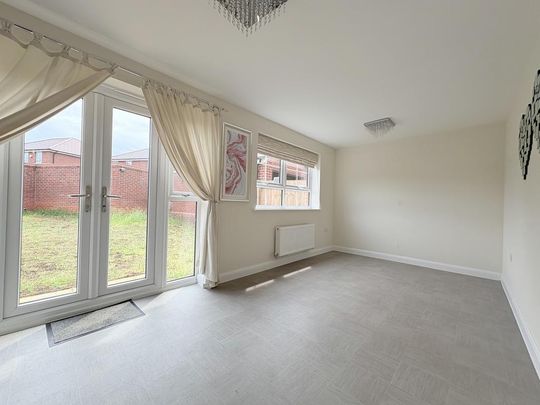 4 bedroom property to rent - Photo 1