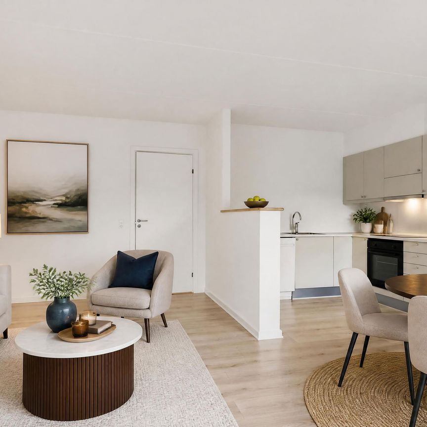 MODERNISERET RÆKKEHUS I HOLLUF PILE MED HAVE OG FRI PARKERING - Foto 1