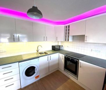 4 bedroom apartment to rent - Photo 2