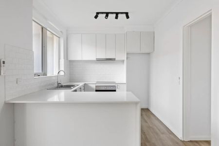 6/7-9 Salter Street, Essendon VIC 3040 - Photo 2