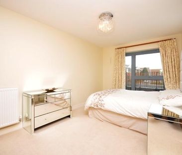2 bedroom flat to rent - Photo 3