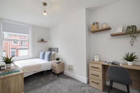 3 bedroom semi-detached house to rent - Photo 5