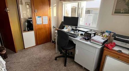 Home in Awapuni - Photo 2