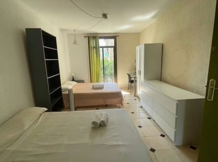 Carrer de n'Amargós, Barcelona, Catalonia 08002 - Foto 5