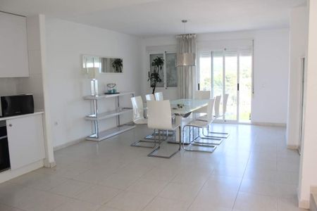 Semi Detached Villa - Photo 3