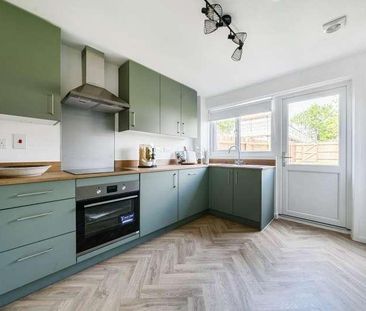 Kenley Avenue, Carterton, OX18 - Photo 3