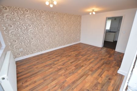3 Bedroom End of Terrace - Photo 2