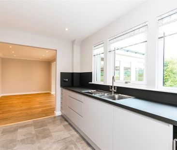 4 bedroom detached house to rent - Photo 5