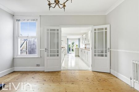 2 bedroom semi-detached house to rent - Photo 4