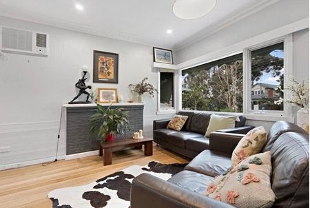 Thinking of selling? Contact our agent - Photo 3