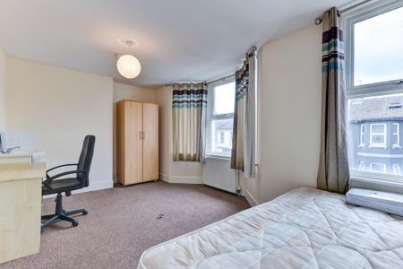 6 bedroom house to rent - Photo 3