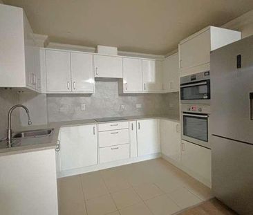 Woking, Surrey, GU22 - Photo 5