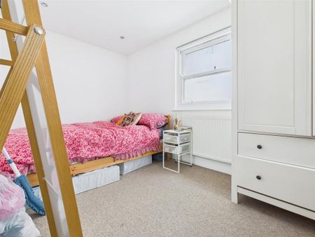 2 bedroom end of terrace house to rent - Photo 2