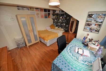 6 bedroom house to rent - Photo 2