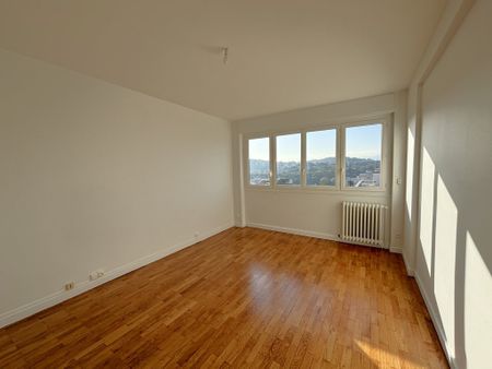 APPARTEMENT T5 A LOUER - STE FOY LES LYON - 114.73 m2 - 1 485 € charges comprises par mois - Photo 4