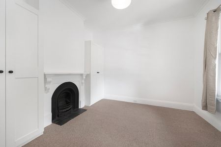 RENOVATED FAMILY HOUSE - Photo 3