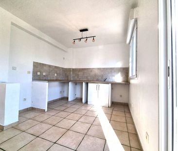 Location : appartement F3 (60 m²) à BORGO - Photo 3