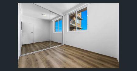 IDEAL BEACHSIDE EXECUTIVE LIVING - Photo 2