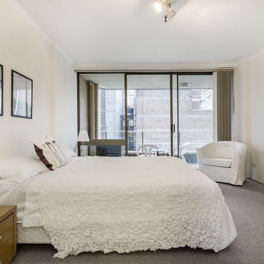 FANTASTIC 1 BEDROOM IN BERKELEY | Furnished - Photo 1