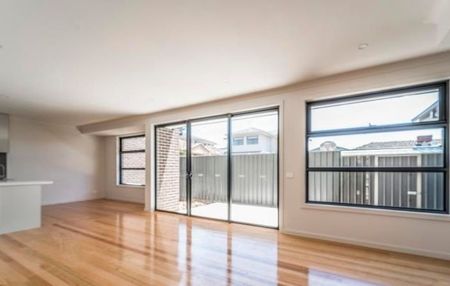 2/25 Simpsons Road, Box Hill - Photo 3