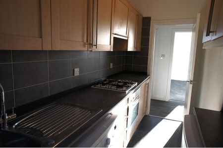 Edgefauld Road, Glasgow - Photo 5