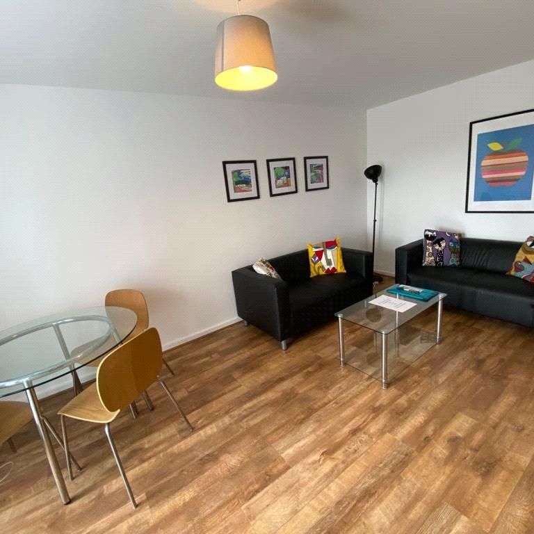 3 bedroom property to rent - Photo 1