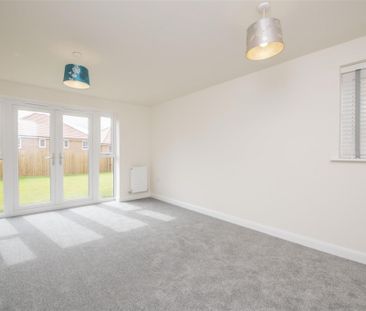 3 bed House - Semi-Detached To Let - Photo 5