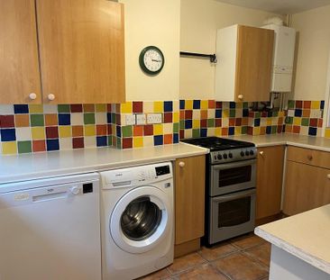 3 bedroom end of terrace house to rent - Photo 4