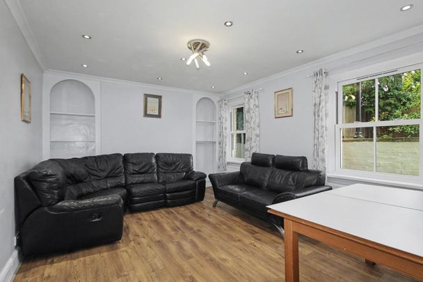 6 bedroom semi-detached house to rent - Photo 1