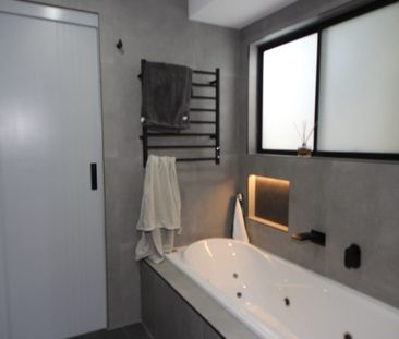 Share accomodation,electricity and water included. - Photo 5