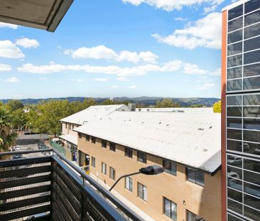 Modern Apartment in Prime CBD location - Photo 6