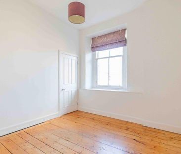 3 bedroom flat to rent - Photo 5