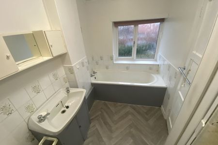 Corndon Close, KIDDERMINSTER - Photo 4