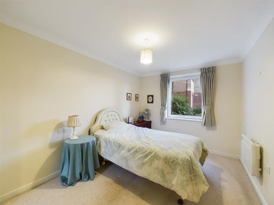 Millfield Court, Ifield, Crawley - Photo 1