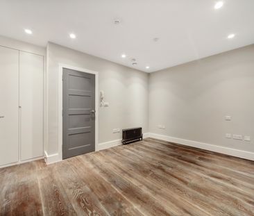 Flat, Shorts Gardens, Seven Dials, Covent Garden WC2H - Photo 2