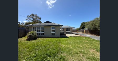 Modern, Low-Maintenance Living in a Quiet Court Location - Photo 5