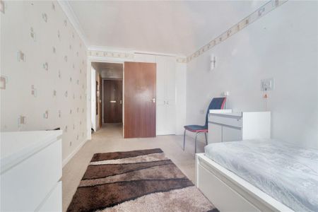 1 bedroom retirement property to rent - Photo 2