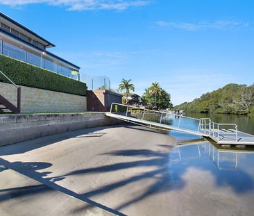 Stunning Waterfront Family Home in Broadbeach Waters! - Photo 4