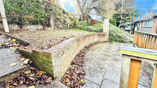 5 bedroom house to rent Brendon Avenue, Luton, Bedfordshire, LU2 - Photo 1